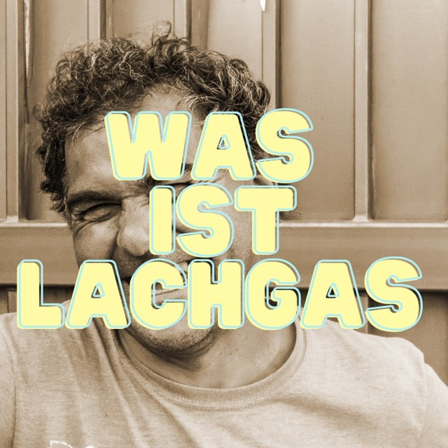 Ein Retro-Bild eines lachenden Mannes. Die Bildüberschrift gelb und schreibt: Was ist Lachgas. 